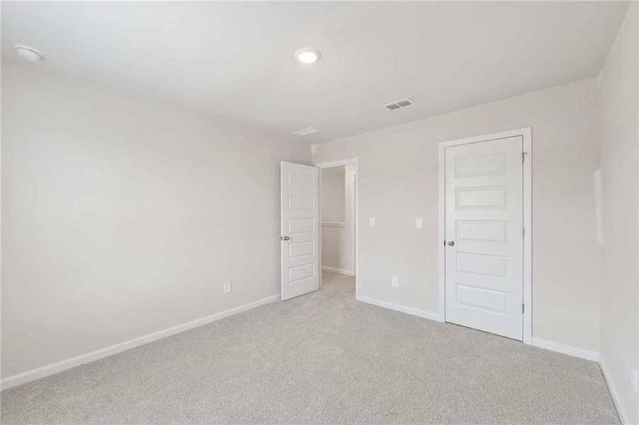 Spacious, unfurnished interior of a new home in Martin Springs - Estate Series, Lawrenceville (Image 40).