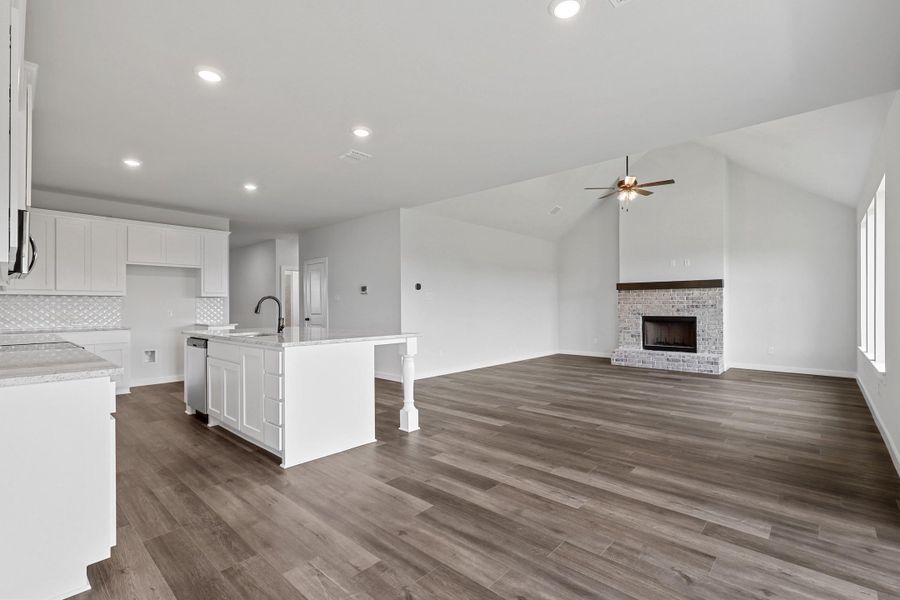 Representative unfurnished interior of a home built from the Garrison II by Cheldan Homes in Stoneview, Glen Rose (Image 51).