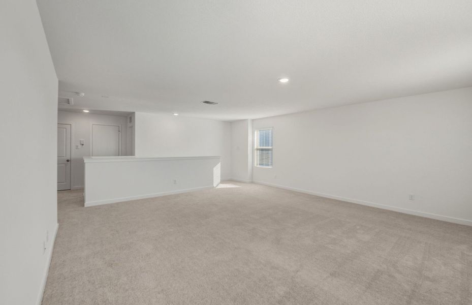 Spacious, unfurnished interior of a new home in Sonterra, Jarrell (Image 40).