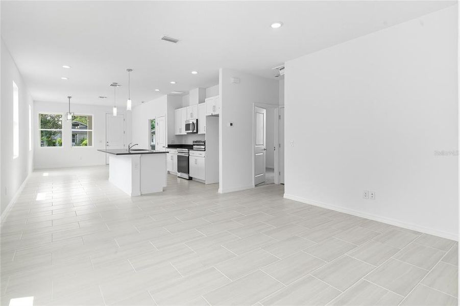 Spacious, unfurnished interior of a new home in , Sanford (Image 12).