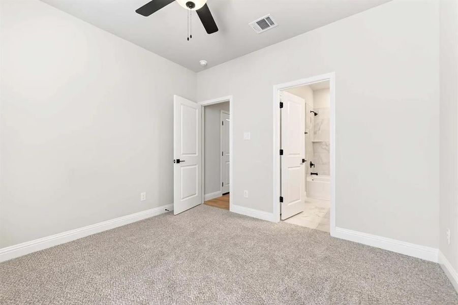 Spacious, unfurnished interior of a new home in Heartland, Heartland (Image 24).