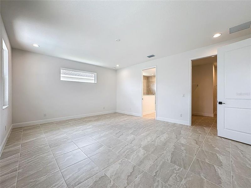 Spacious, unfurnished interior of a new home in , Parrish (Image 48).