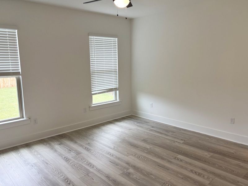 Spacious, unfurnished interior of a new home in Young Oaks, Crestview (Image 22).