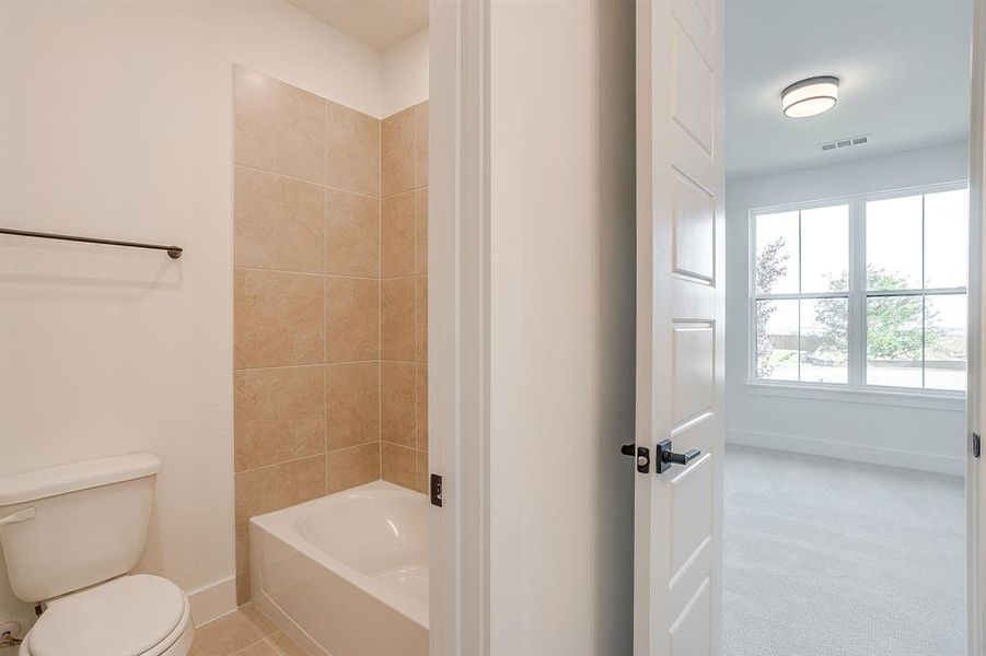 Furnished interior view inside a new home in Sweetgrass, Haslet (Image 5).