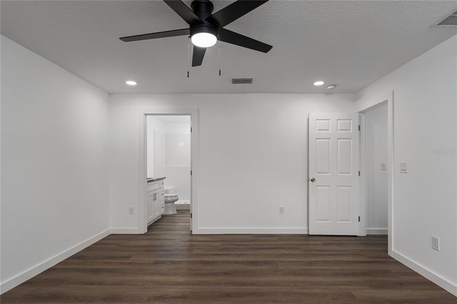 Spacious, unfurnished interior of a new home in , Bradenton (Image 11). Spacious, unfurnished interior of a new home in , Bradenton (Image 11).