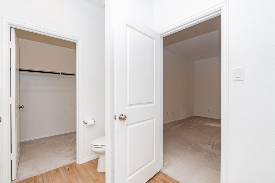 Spacious, unfurnished interior of a new home in Newport Preserve, Crosby (Image 13).