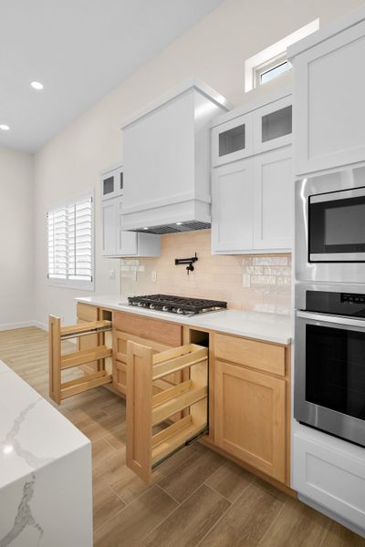 Furnished interior view inside a new home in Verdancia, El Paso (Image 13).