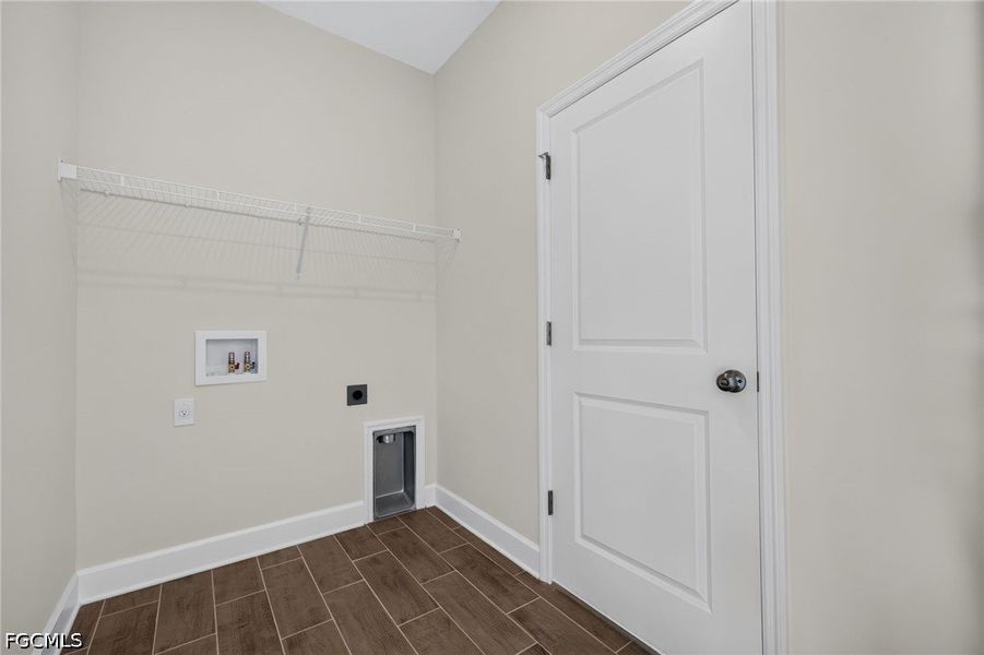 Spacious, unfurnished interior of a new home in Cape Coral, Cape Coral (Image 29). Spacious, unfurnished interior of a new home in Cape Coral, Cape Coral (Image 29).