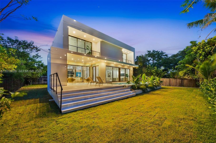 Exterior details and patio area of a home in , North Miami (Image 27).