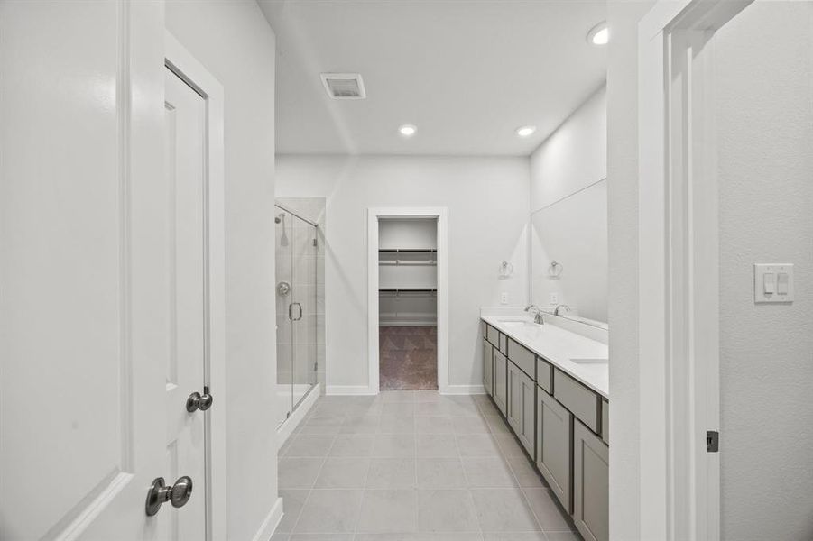 Furnished interior view inside a new home in Overland Grove, Heath (Image 8).