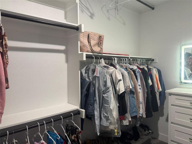 Close-up of interior finishes inside a home in , Alvarado (Image 22).