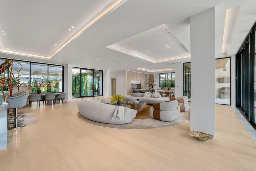 Community amenities in , Miami Beach (Image 48).
