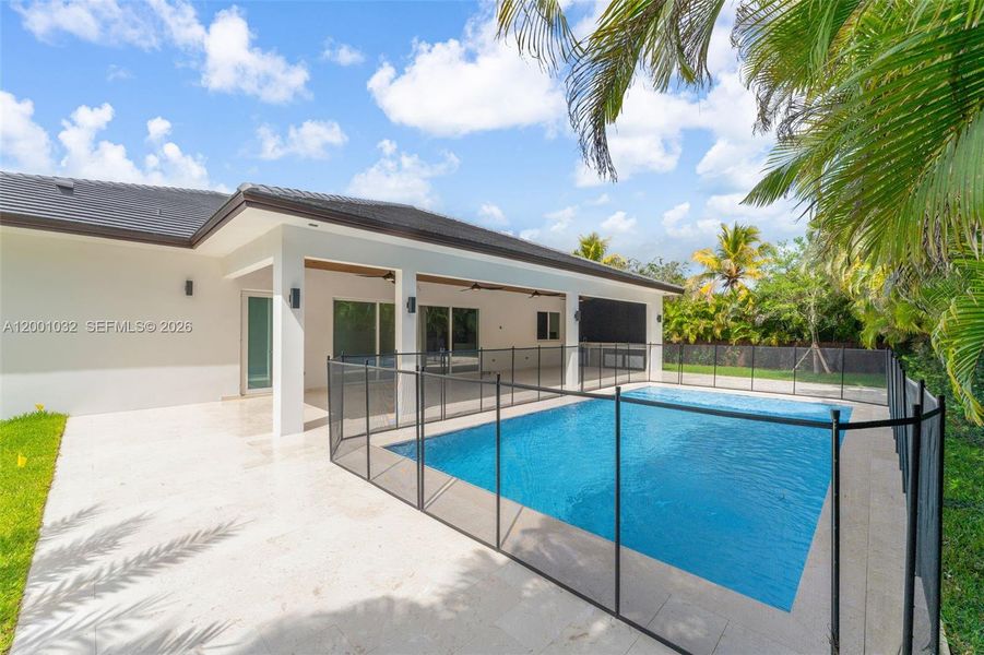 Exterior details and patio area of a home in , Cutler Bay (Image 30).