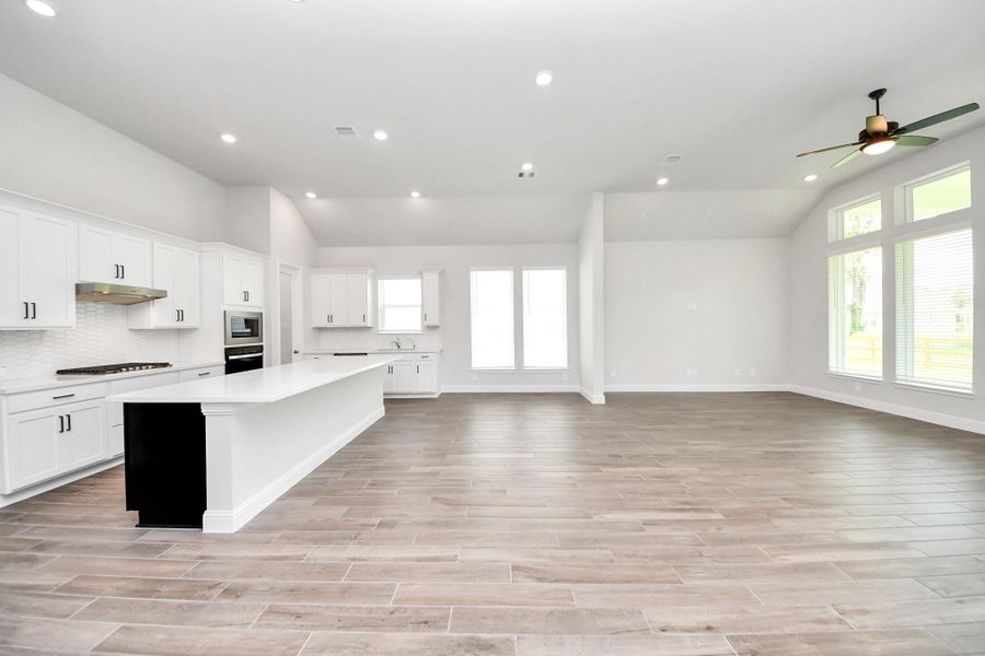 Spacious, unfurnished interior of a new home in Timber Hollow: Heritage Collection, Magnolia (Image 26).