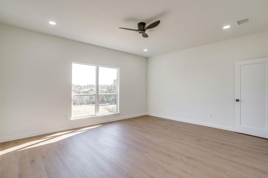 Spacious, unfurnished interior of a new home in , Cresson (Image 28).