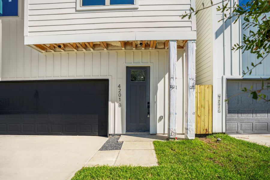 Exterior details and patio area of a home in , Houston (Image 26).