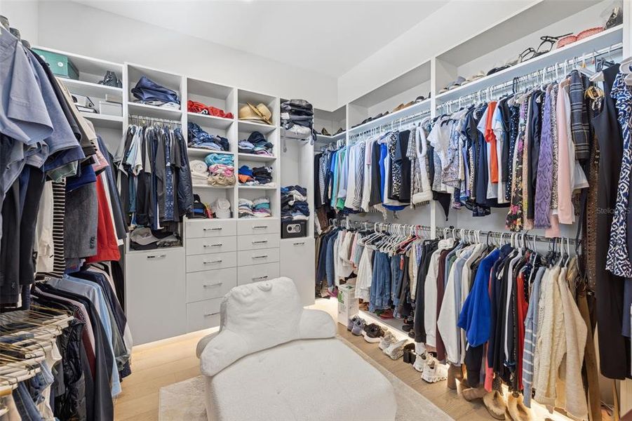 Close-up of interior finishes inside a home in , Tampa (Image 20).