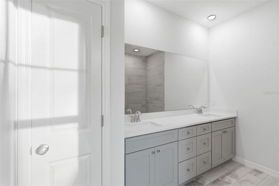 Furnished interior view inside a new home in , Altamonte Springs (Image 15).