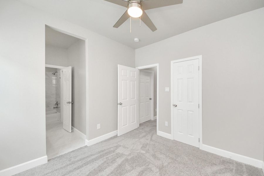 Spacious, unfurnished interior of a new home in , Houston (Image 22).