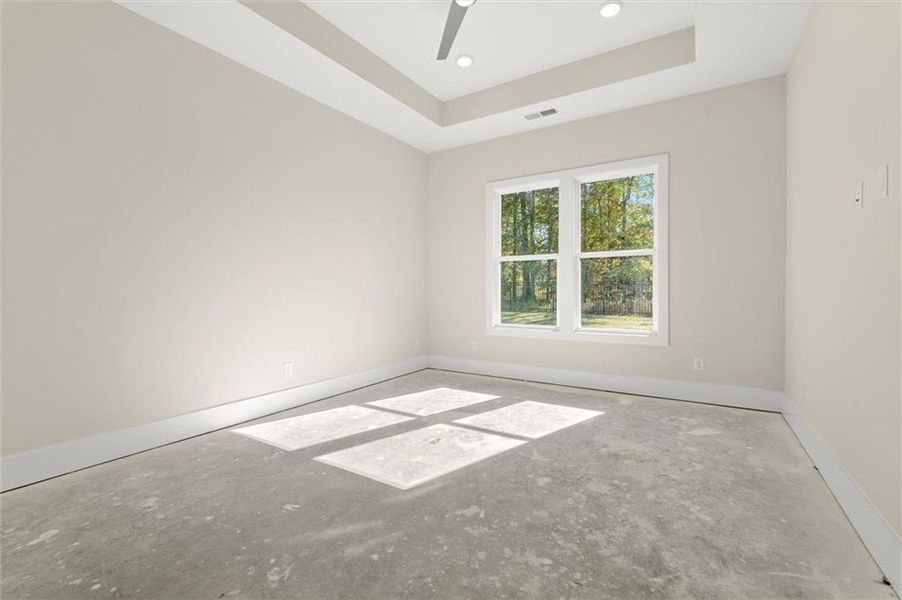 Spacious, unfurnished interior of a new home in Hillgrove Preserve, Powder Springs (Image 33).