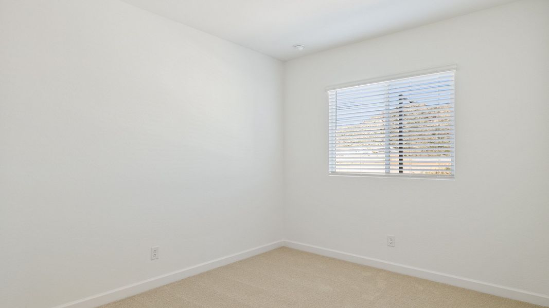 Spacious, unfurnished interior of a new home in Aloravita, Peoria (Image 30).