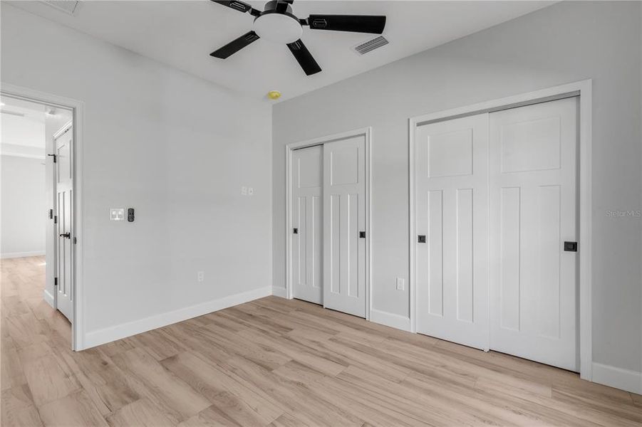 Spacious, unfurnished interior of a new home in , Oak Hill (Image 40).