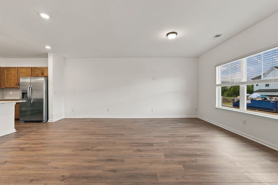 Spacious, unfurnished interior of a new home in Wilson Meadows, Clarksville (Image 13).