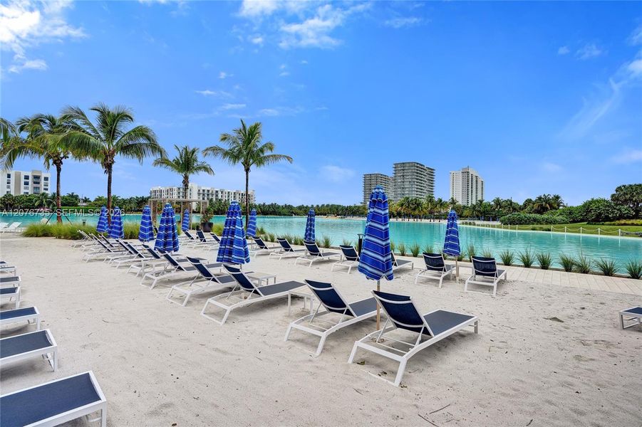 Community amenities in , North Miami (Image 85).