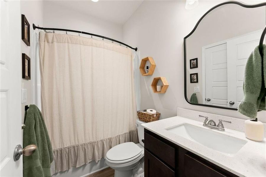 Furnished interior view inside a new home in , Gainesville (Image 19).