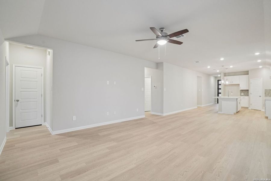 Spacious, unfurnished interior of a new home in Sagebrooke - Premier Series, San Antonio (Image 24).