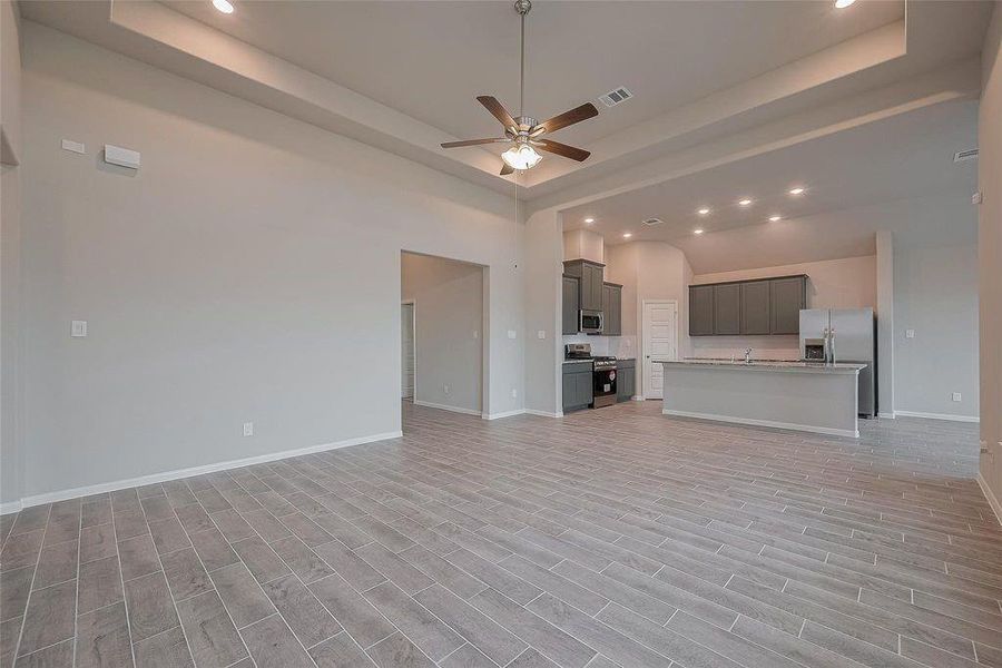 Spacious, unfurnished interior of a new home in River Ranch, Dayton (Image 35).