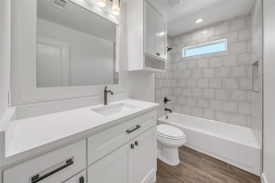 Spacious, unfurnished interior of a new home in , Springtown (Image 12).