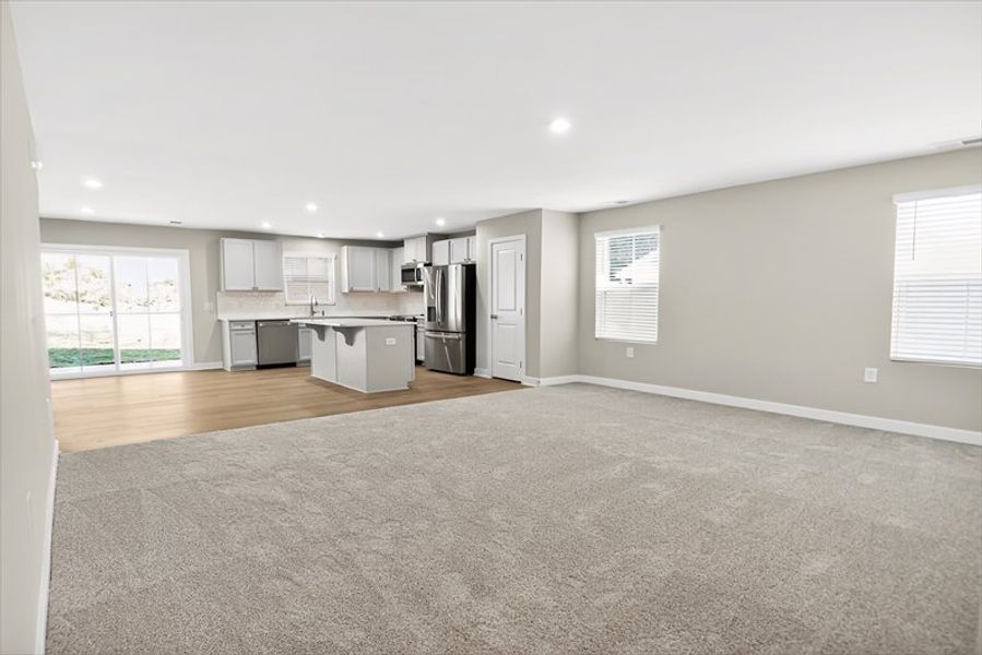 Spacious, unfurnished interior of a new home in Waverly Springs, Woodruff (Image 12).