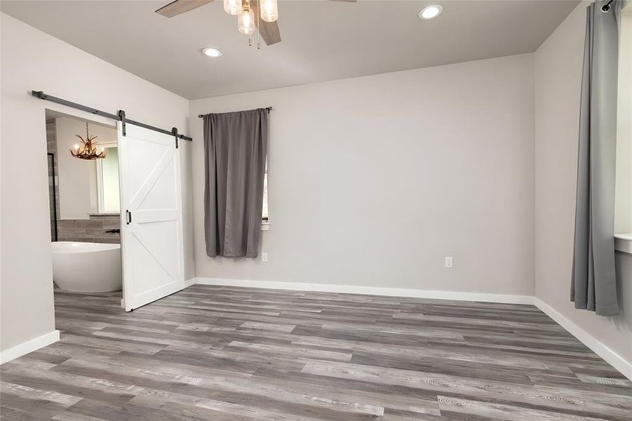 Spacious, unfurnished interior of a new home in , Bridgeport (Image 34).