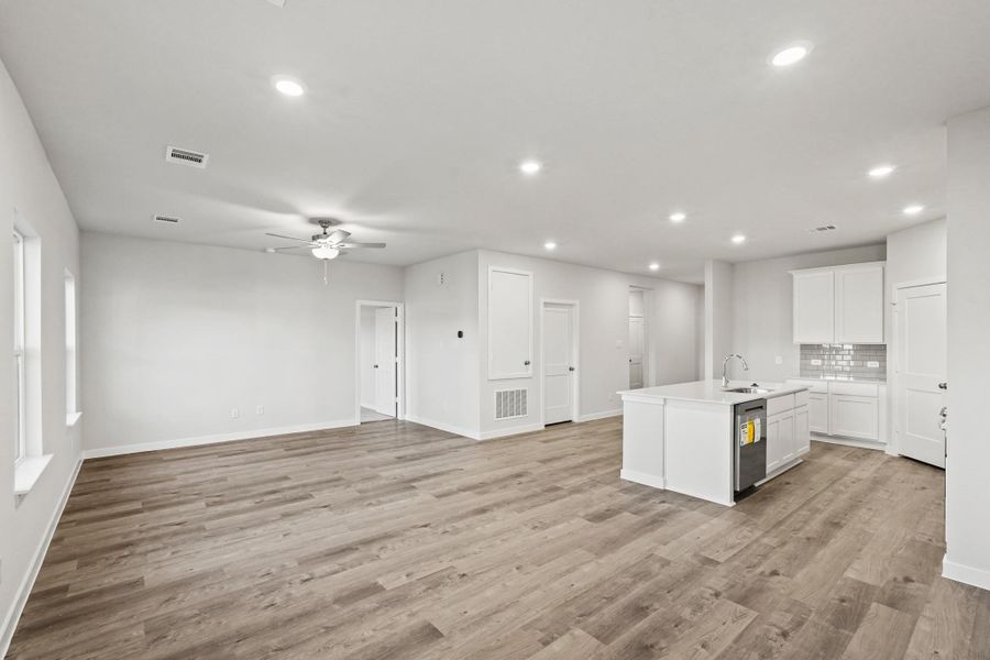 Spacious, unfurnished interior of a new home in Magnolia Springs, Montgomery (Image 13).