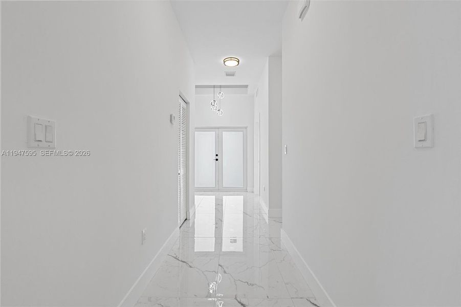 Spacious, unfurnished interior of a new home in , Fort Lauderdale (Image 15).