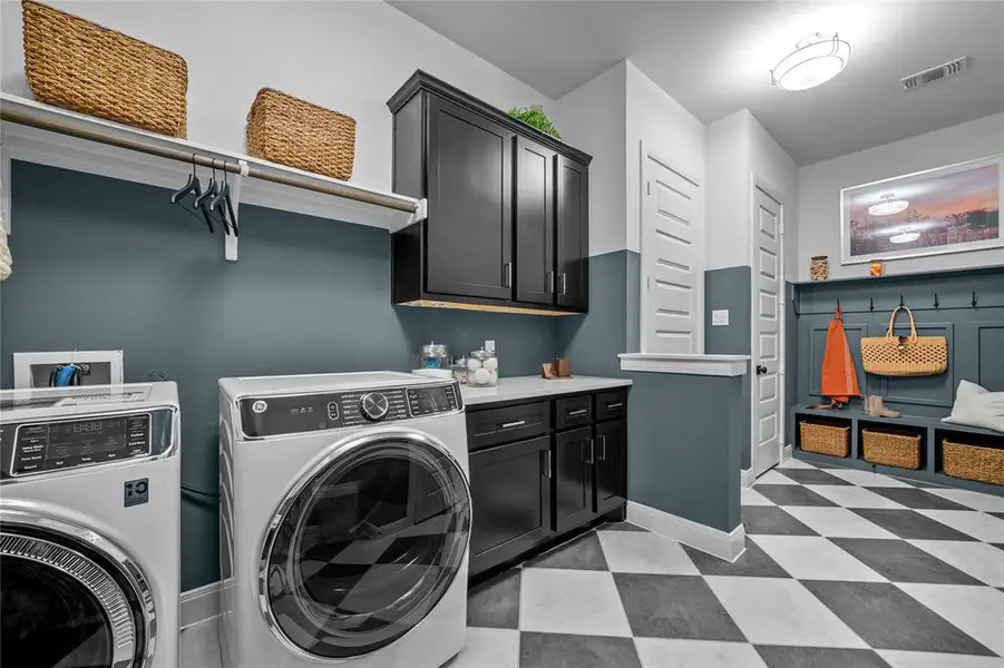 Image 31 of a home in South Pointe Manor Series. Image 31 of a home in South Pointe Manor Series.