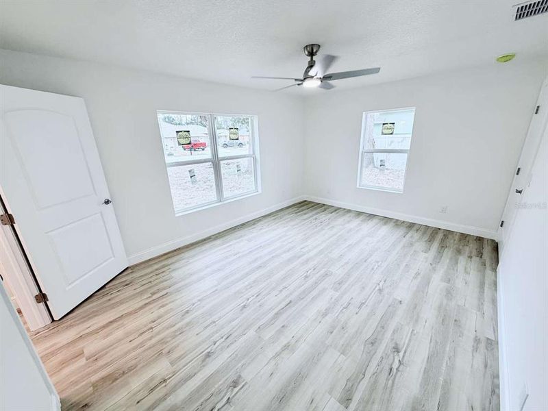 Spacious, unfurnished interior of a new home in , Palm Coast (Image 13).