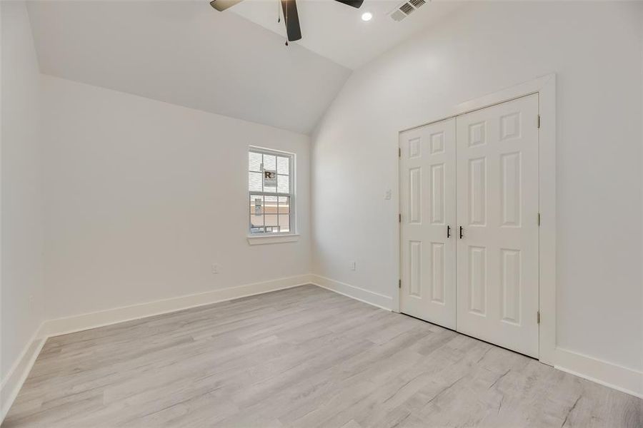 Spacious, unfurnished interior of a new home in , Dallas (Image 11).