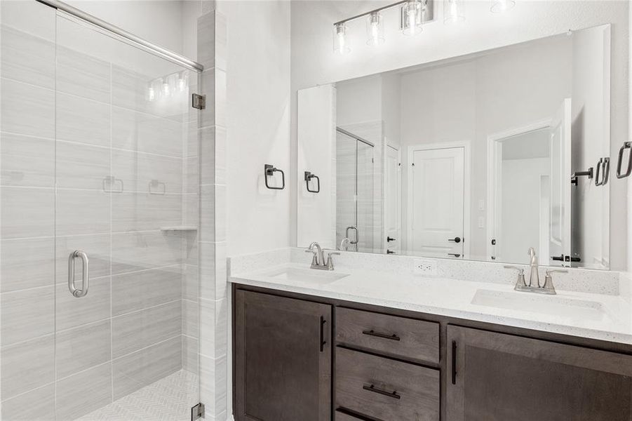 Furnished interior view inside a new home in Sable Creek, Sanger (Image 9).