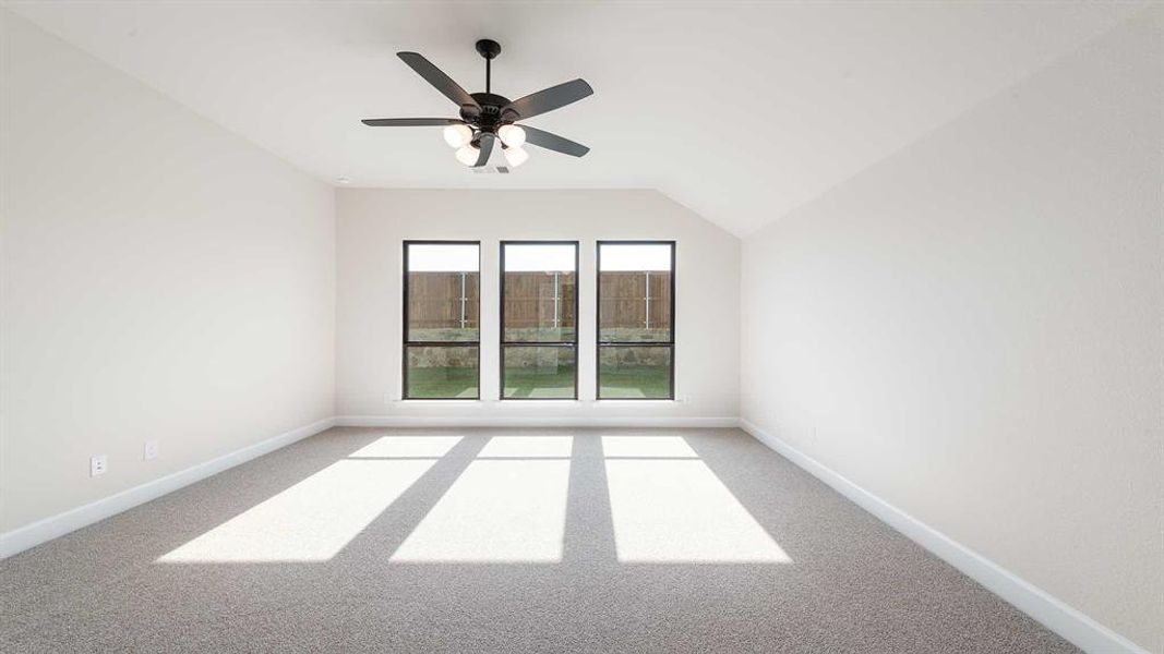 Spacious, unfurnished interior of a new home in Terraces 62', Rockwall (Image 17).