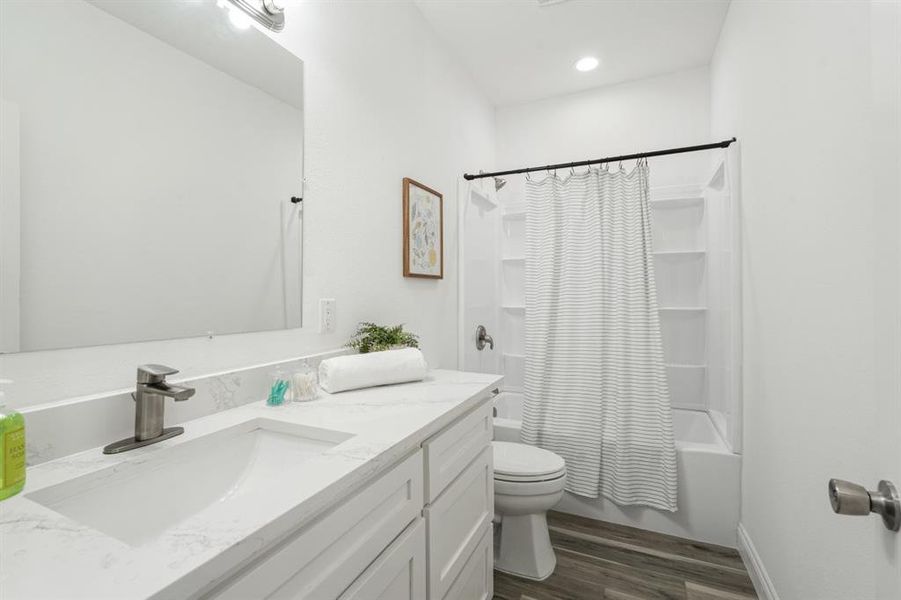 Furnished interior view inside a new home in , Gun Barrel City (Image 5).