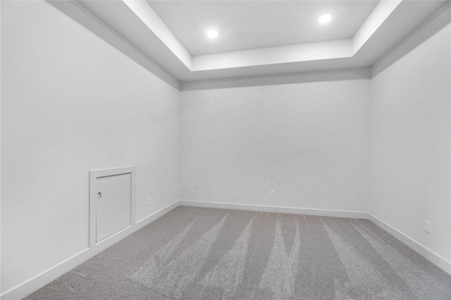 Representative image. Features, selections and colors may vary.