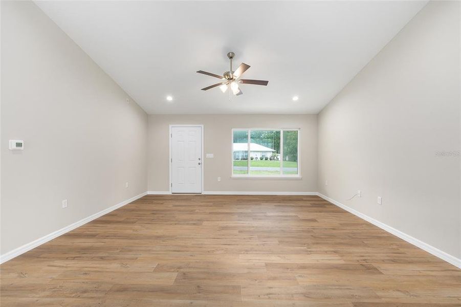 Spacious, unfurnished interior of a new home in , Ocklawaha (Image 34).