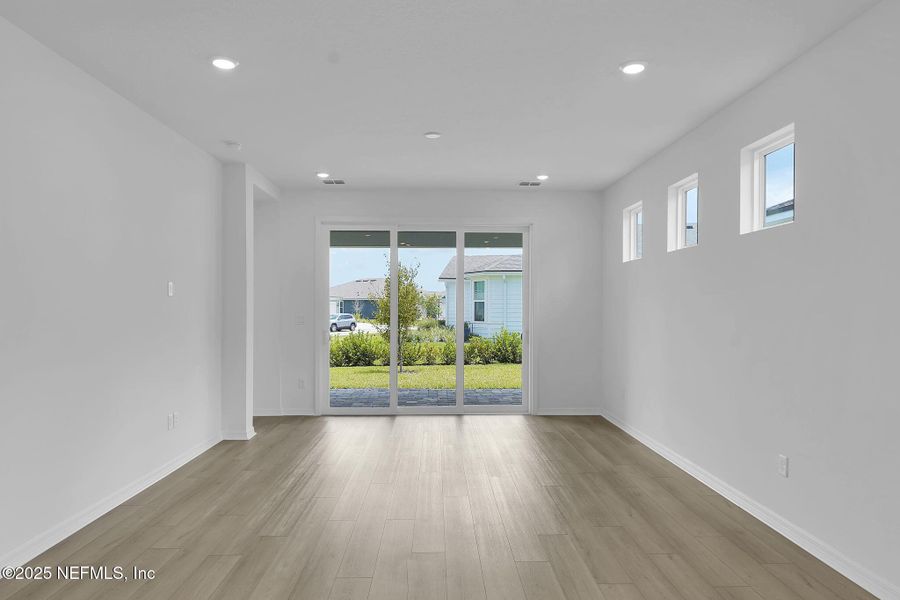 Spacious, unfurnished interior of a new home in Summer Bay at Grand Oaks, St. Augustine (Image 11).