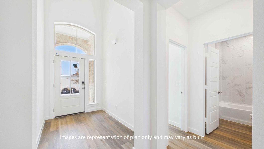 Representative unfurnished interior of a home built from the The RedRock by D.R. Horton in Westmont, Lubbock (Image 9).