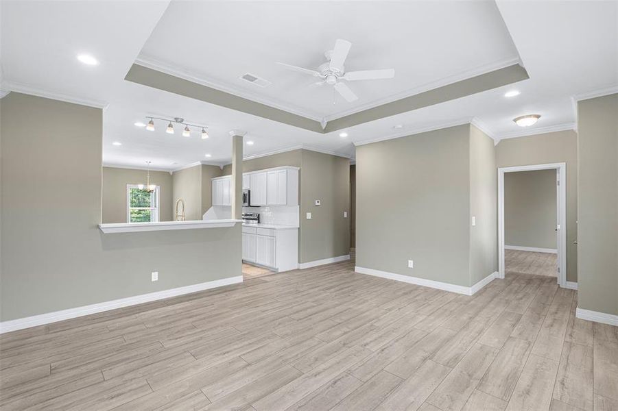 Spacious, unfurnished interior of a new home in , Corsicana (Image 11).