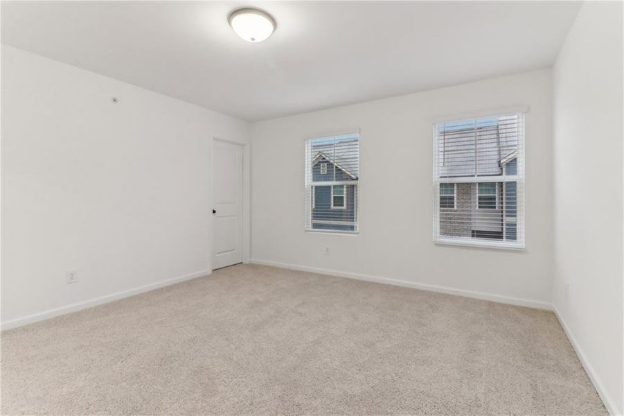 Spacious, unfurnished interior of a new home in Laurelwood, Douglasville (Image 18).