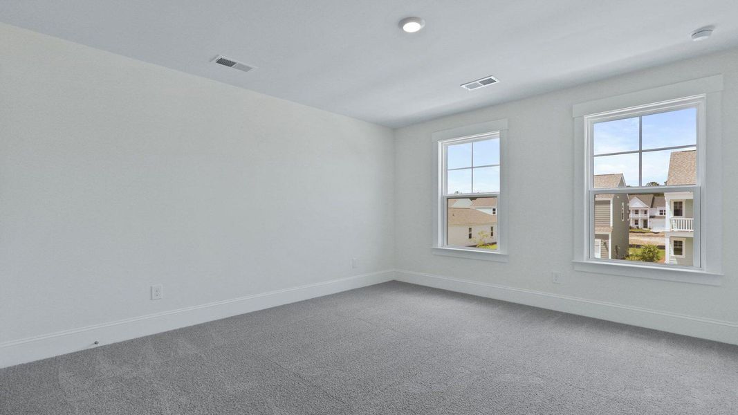 Spacious, unfurnished interior of a new home in Sheep Island, Summerville (Image 13).