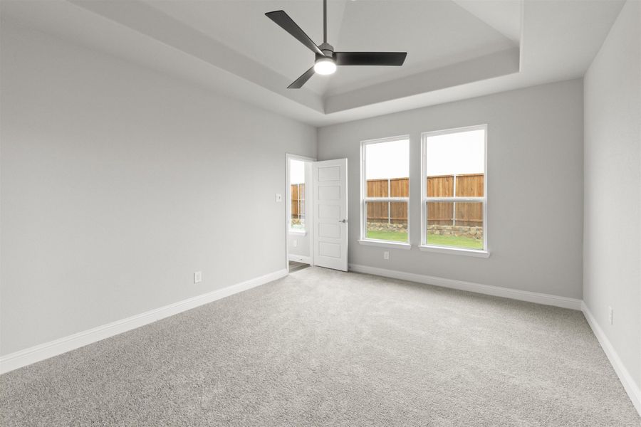 Spacious, unfurnished interior of a new home in Keeneland, Aubrey (Image 22).